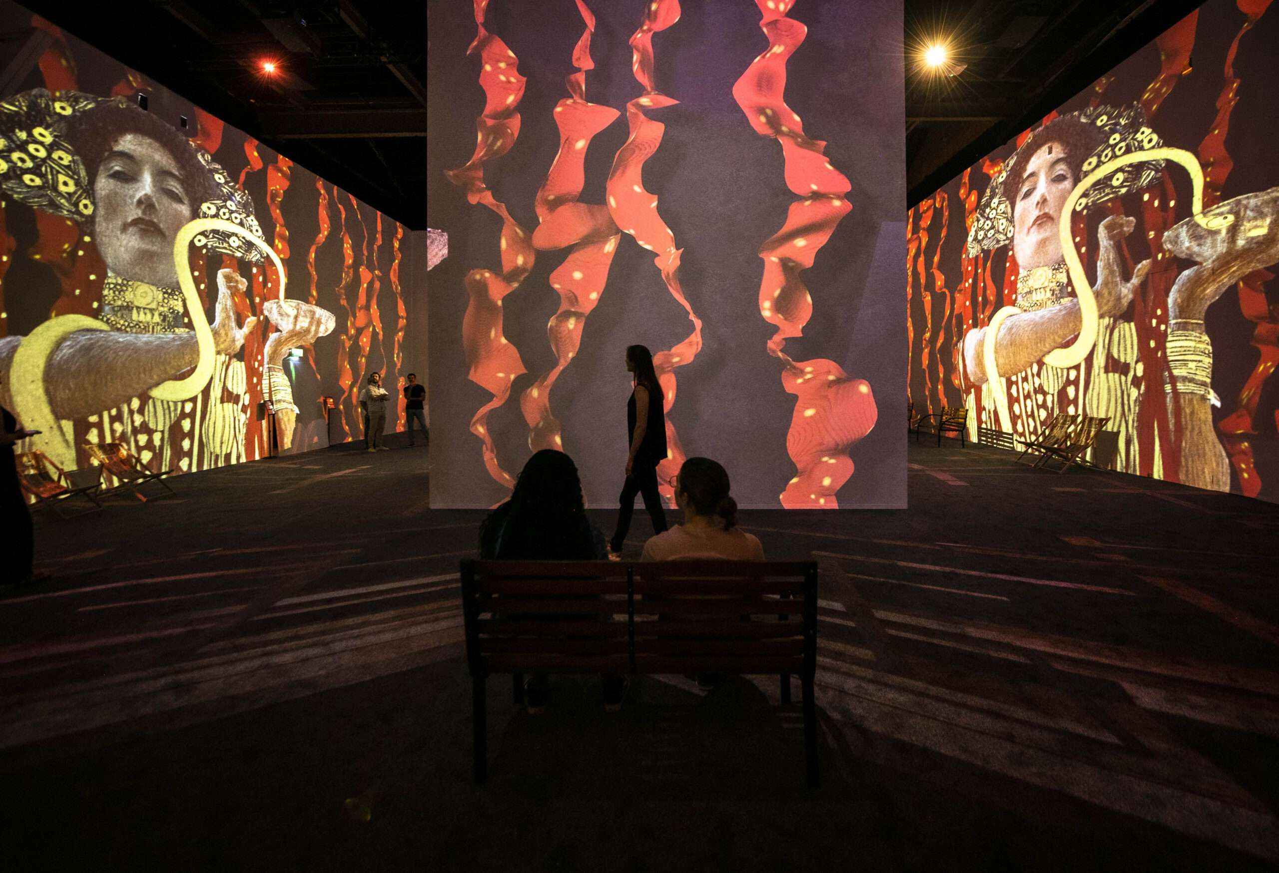 Klimt: The Immersive Experience – step into the world of the Austrian genius Gustav Klimt-Now on until 27 Nov at The Boiler House